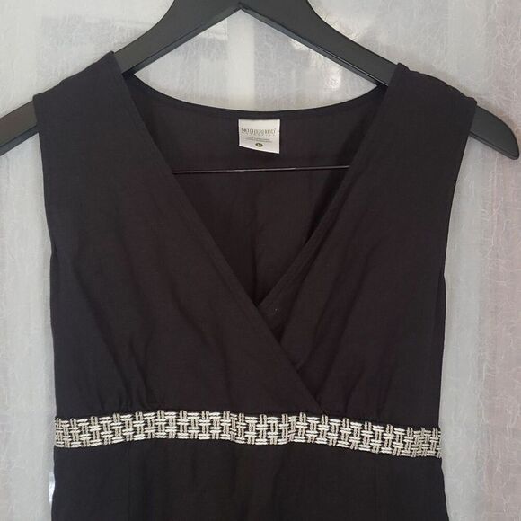 Motherhood Maternity Top Size M Black Embroidered Sleeveless Linen Blend BackTie - Picture 3 of 9